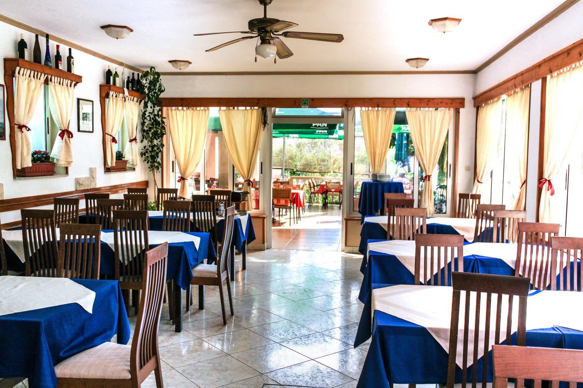 Hotel Tony Đảo Pag Ngoại thất bức ảnh