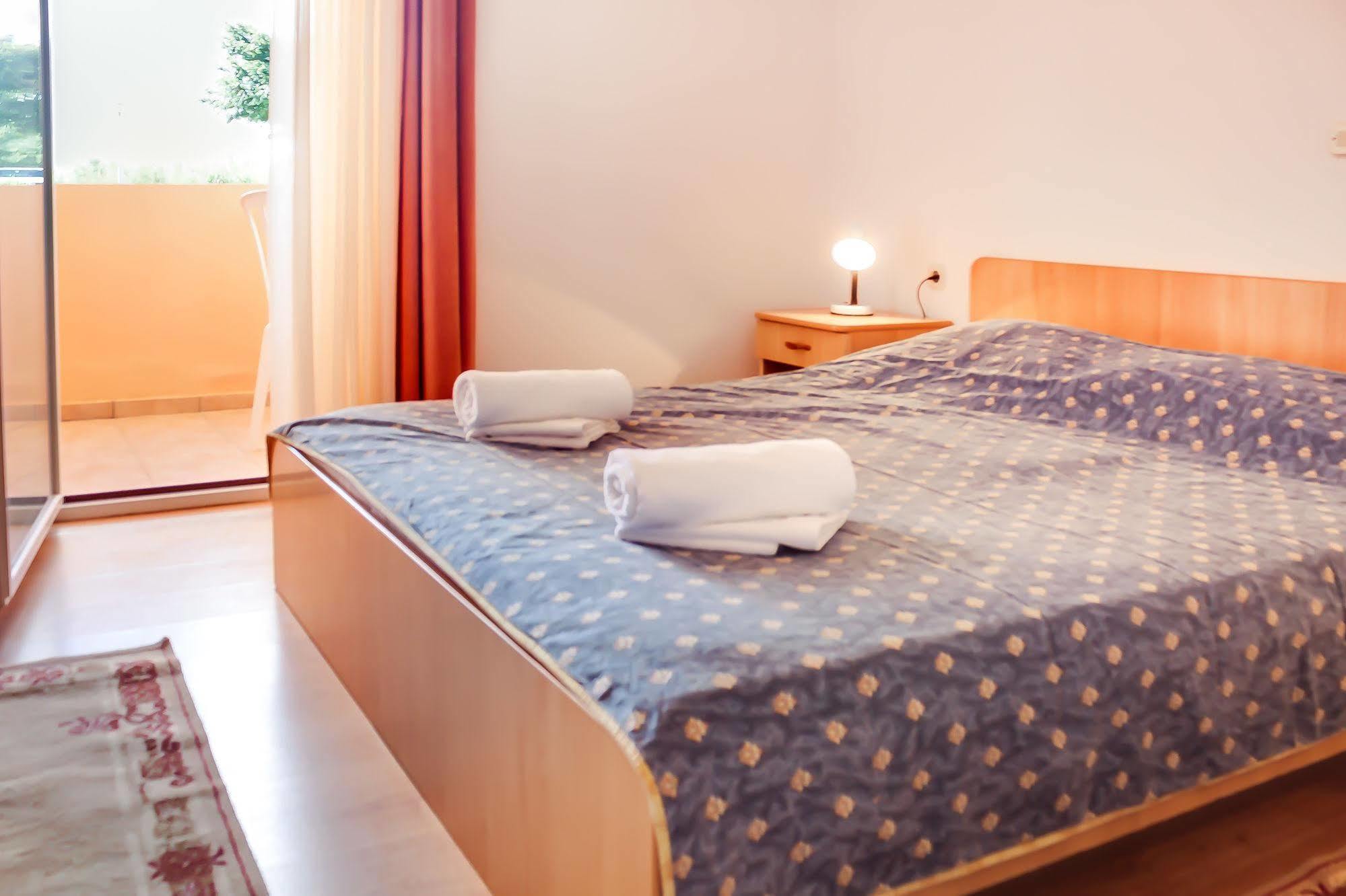 Hotel Tony Đảo Pag Ngoại thất bức ảnh