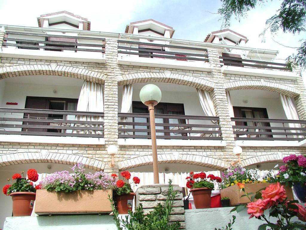 Hotel Tony Đảo Pag Ngoại thất bức ảnh